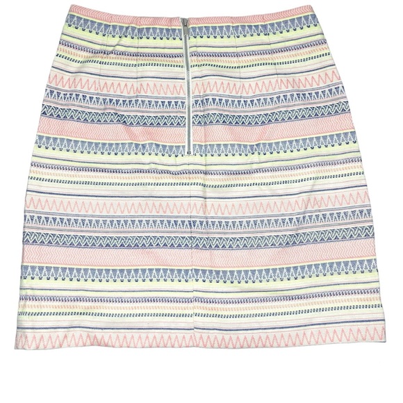 Ann Taylor LOFT Chic Wiggle Line design size 0 - Picture 2 of 5